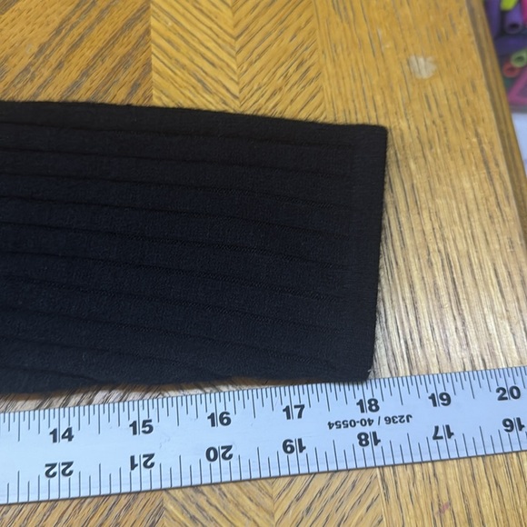 Black Ribbed Women's Top - Picture 14 of 15